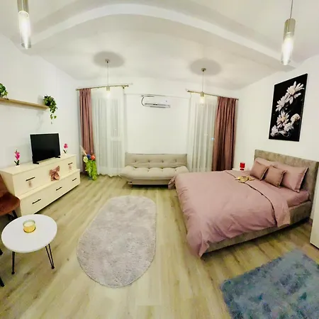 Corina Apartment *
